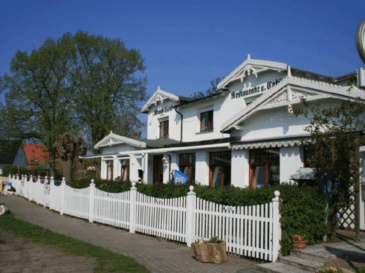 Strand-Hotel Lobbe Dış mekan fotoğraf